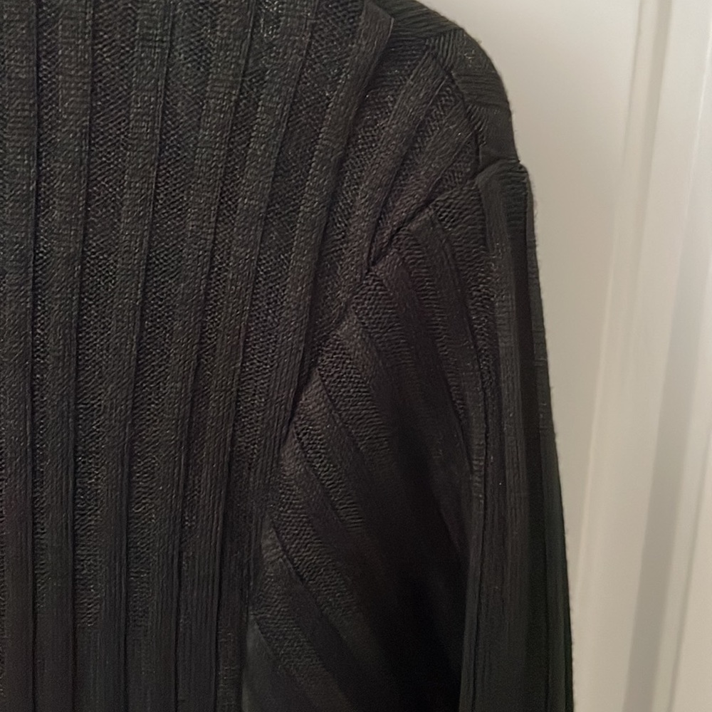 ๐ H&M Mock Turtleneck Tee - Picture 7 of 8